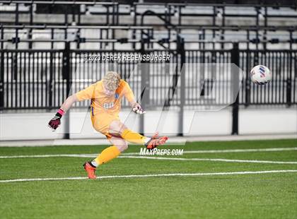 Thumbnail 2 in Denver East vs Broomfield (CHSAA 5A Final) photogallery.