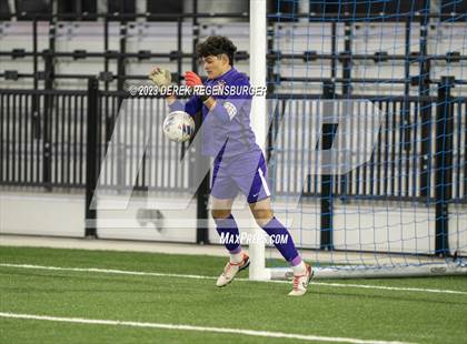 Thumbnail 1 in Denver East vs Broomfield (CHSAA 5A Final) photogallery.