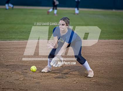 Thumbnail 3 in San Juan Hills vs Santa Margarita (Scrimmage) photogallery.