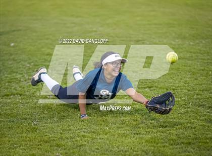 Thumbnail 3 in San Juan Hills vs Santa Margarita (Scrimmage) photogallery.
