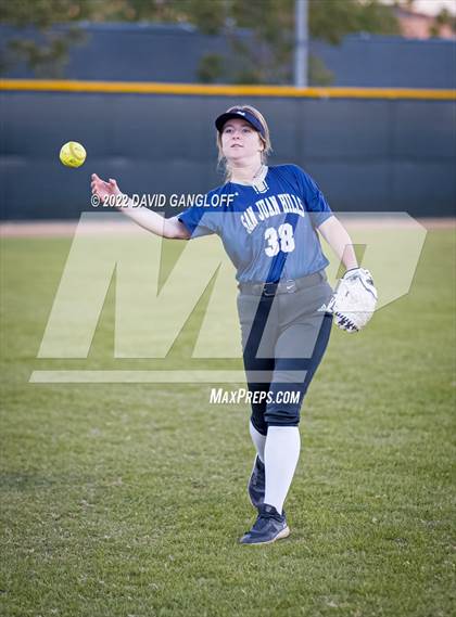 Thumbnail 3 in San Juan Hills vs Santa Margarita (Scrimmage) photogallery.