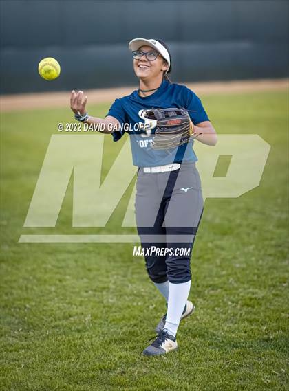 Thumbnail 1 in San Juan Hills vs Santa Margarita (Scrimmage) photogallery.