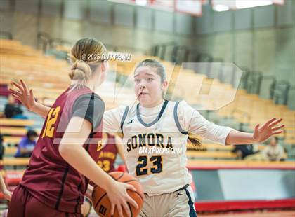 Thumbnail 1 in Esperanza vs. Sonora (Kiernan Klassic Showcase) photogallery.