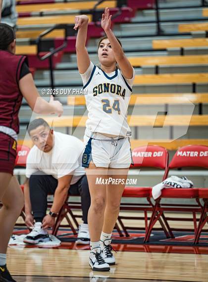 Thumbnail 1 in Esperanza vs. Sonora (Kiernan Klassic Showcase) photogallery.
