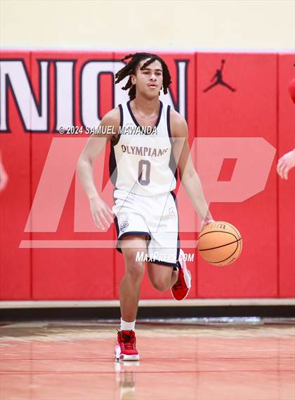 Thumbnail 3 in Leuzinger vs Cathedral Catholic (Take Flight Challenge) photogallery.