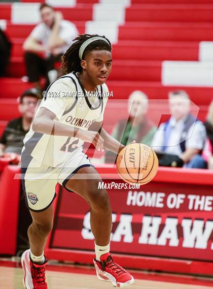 Thumbnail 2 in Leuzinger vs Cathedral Catholic (Take Flight Challenge) photogallery.