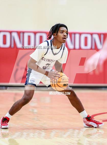 Thumbnail 3 in Leuzinger vs Cathedral Catholic (Take Flight Challenge) photogallery.