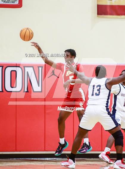 Thumbnail 3 in Leuzinger vs Cathedral Catholic (Take Flight Challenge) photogallery.