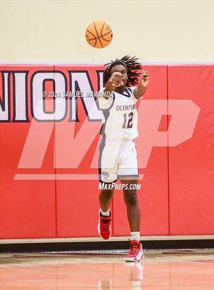 Thumbnail 2 in Leuzinger vs Cathedral Catholic (Take Flight Challenge) photogallery.