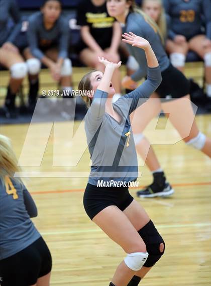 Thumbnail 2 in Gatesville @ Glenn photogallery.