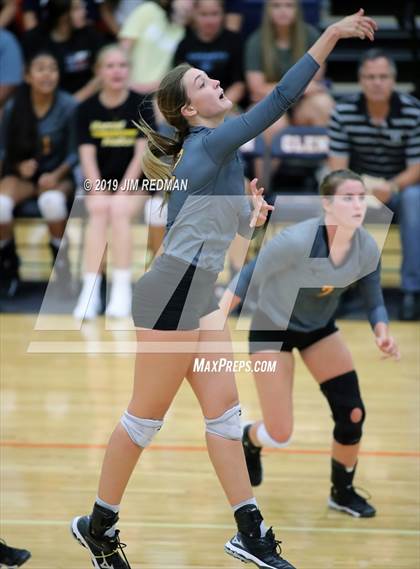 Thumbnail 2 in Gatesville @ Glenn photogallery.