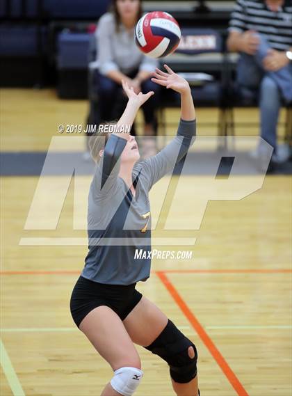 Thumbnail 2 in Gatesville @ Glenn photogallery.