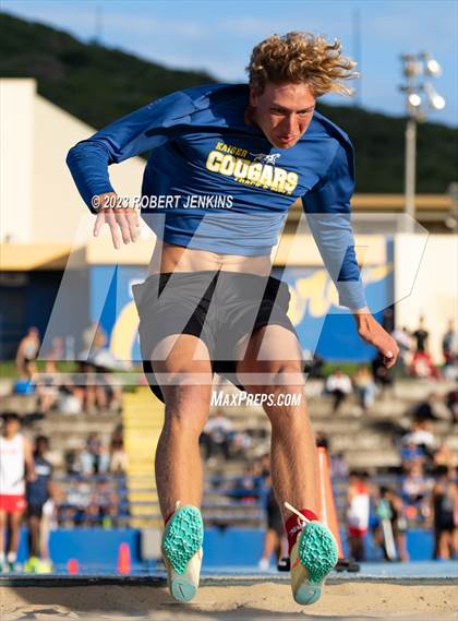 Thumbnail 3 in Kalani Invitational photogallery.