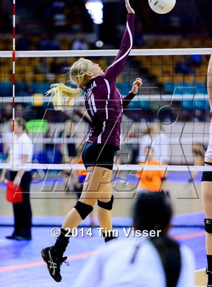Thumbnail 3 in Idalia vs. McClave (CHSAA 1A Playoff) photogallery.