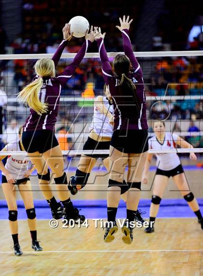 Thumbnail 1 in Idalia vs. McClave (CHSAA 1A Playoff) photogallery.