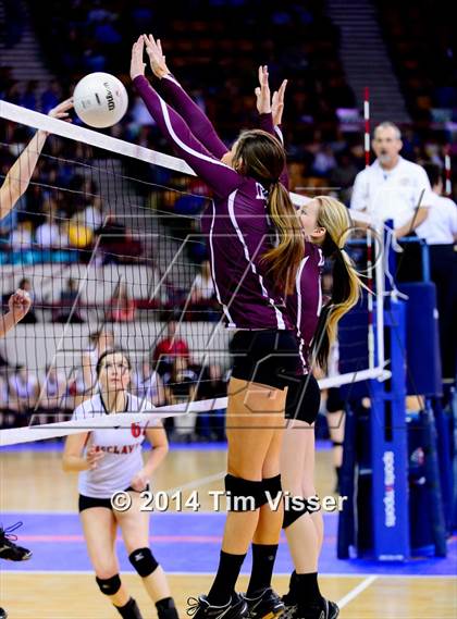 Thumbnail 3 in Idalia vs. McClave (CHSAA 1A Playoff) photogallery.