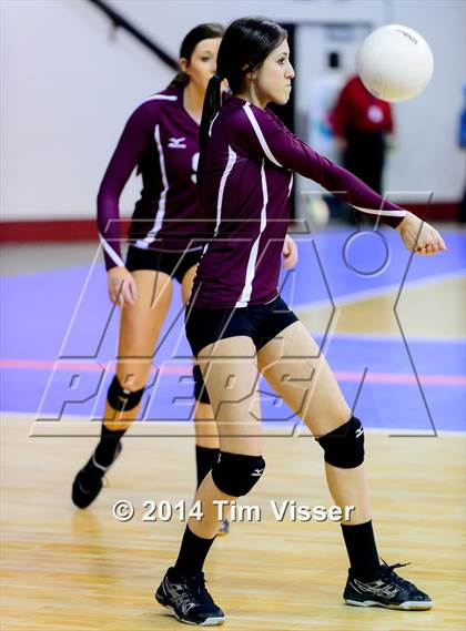 Thumbnail 2 in Idalia vs. McClave (CHSAA 1A Playoff) photogallery.