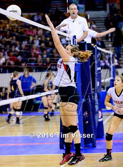 Thumbnail 3 in Idalia vs. McClave (CHSAA 1A Playoff) photogallery.