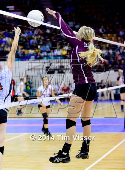Thumbnail 2 in Idalia vs. McClave (CHSAA 1A Playoff) photogallery.