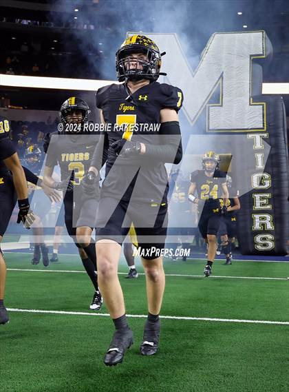 Thumbnail 3 in Columbus @ Malakoff (UIL 3A Division I Football Final) photogallery.