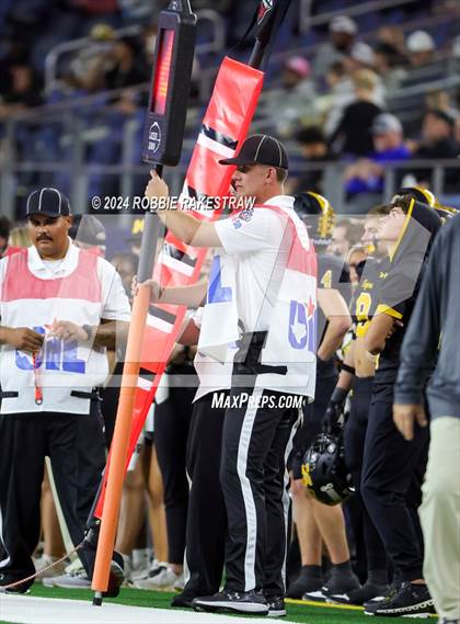 Thumbnail 2 in Columbus @ Malakoff (UIL 3A Division I Football Final) photogallery.