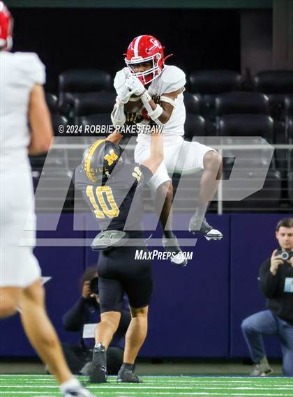 Thumbnail 3 in Columbus @ Malakoff (UIL 3A Division I Football Final) photogallery.