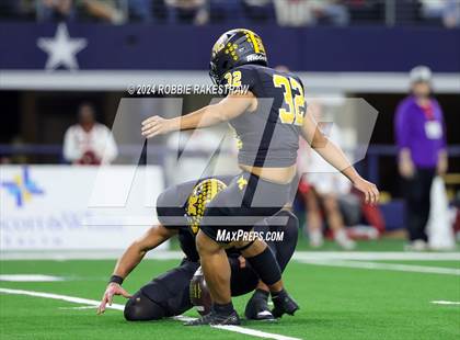 Thumbnail 2 in Columbus @ Malakoff (UIL 3A Division I Football Final) photogallery.