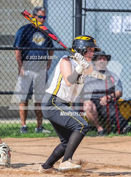 Thumbnail 3 in Central Lee vs Bettendorf (Rick Doran Classic) photogallery.