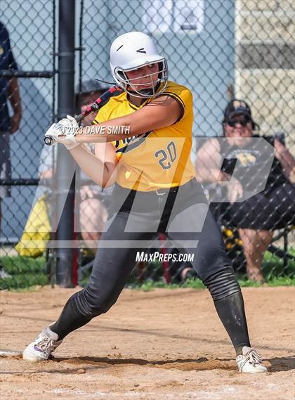 Thumbnail 3 in Central Lee vs Bettendorf (Rick Doran Classic) photogallery.