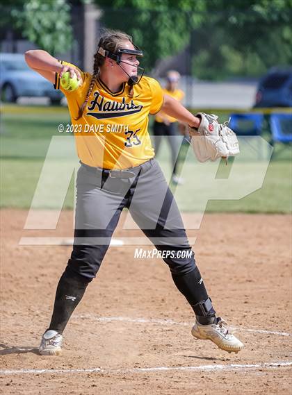 Thumbnail 3 in Central Lee vs Bettendorf (Rick Doran Classic) photogallery.