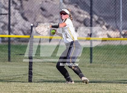 Thumbnail 2 in Central Lee vs Bettendorf (Rick Doran Classic) photogallery.