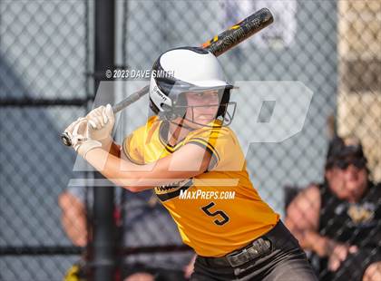 Thumbnail 3 in Central Lee vs Bettendorf (Rick Doran Classic) photogallery.