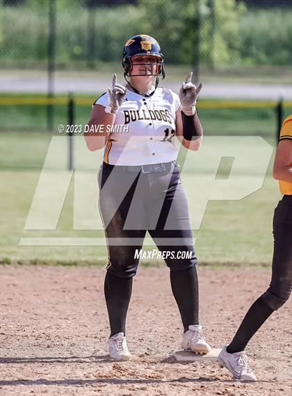 Thumbnail 3 in Central Lee vs Bettendorf (Rick Doran Classic) photogallery.
