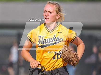 Thumbnail 3 in Central Lee vs Bettendorf (Rick Doran Classic) photogallery.