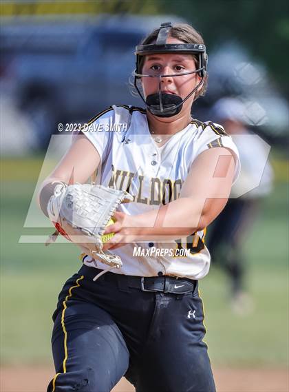 Thumbnail 1 in Central Lee vs Bettendorf (Rick Doran Classic) photogallery.