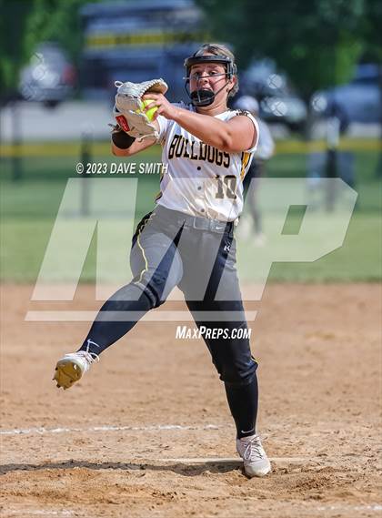 Thumbnail 3 in Central Lee vs Bettendorf (Rick Doran Classic) photogallery.