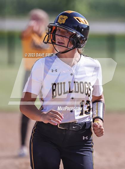 Thumbnail 2 in Central Lee vs Bettendorf (Rick Doran Classic) photogallery.