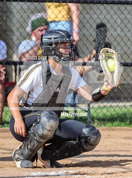 Thumbnail 2 in Central Lee vs Bettendorf (Rick Doran Classic) photogallery.