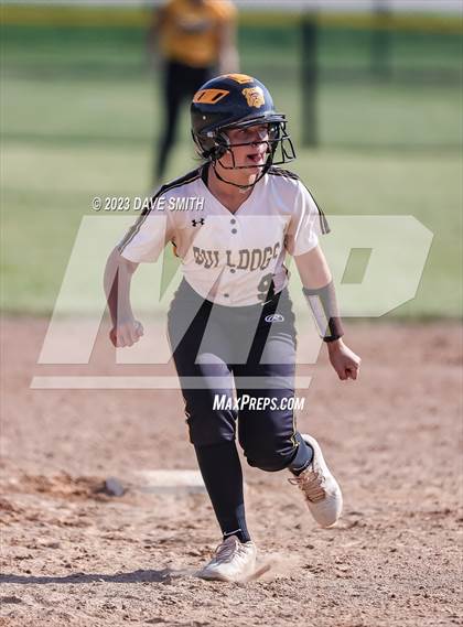 Thumbnail 3 in Central Lee vs Bettendorf (Rick Doran Classic) photogallery.