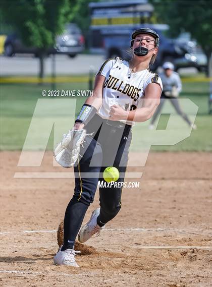 Thumbnail 2 in Central Lee vs Bettendorf (Rick Doran Classic) photogallery.