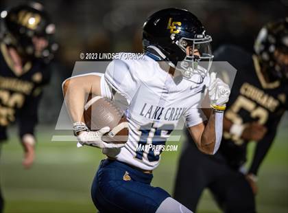Thumbnail 3 in Lake Creek vs. Crockett (UIL Football 5A Division 2 Region III Area) photogallery.