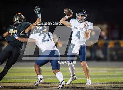 Thumbnail 3 in Lake Creek vs. Crockett (UIL Football 5A Division 2 Region III Area) photogallery.