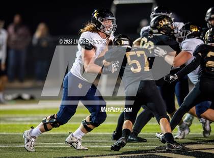 Thumbnail 1 in Lake Creek vs. Crockett (UIL Football 5A Division 2 Region III Area) photogallery.