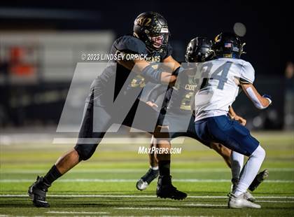 Thumbnail 3 in Lake Creek vs. Crockett (UIL Football 5A Division 2 Region III Area) photogallery.