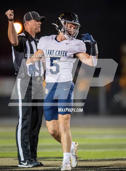 Thumbnail 1 in Lake Creek vs. Crockett (UIL Football 5A Division 2 Region III Area) photogallery.