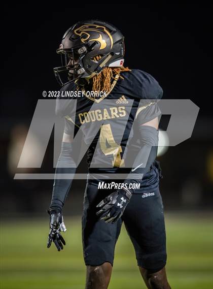 Thumbnail 3 in Lake Creek vs. Crockett (UIL Football 5A Division 2 Region III Area) photogallery.