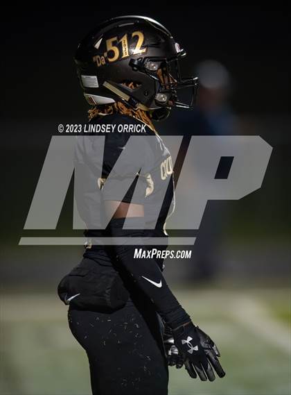 Thumbnail 1 in Lake Creek vs. Crockett (UIL Football 5A Division 2 Region III Area) photogallery.