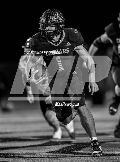 Thumbnail 2 in Lake Creek vs. Crockett (UIL Football 5A Division 2 Region III Area) photogallery.