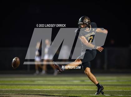 Thumbnail 3 in Lake Creek vs. Crockett (UIL Football 5A Division 2 Region III Area) photogallery.