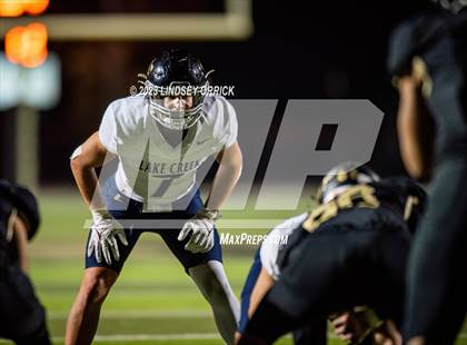 Thumbnail 3 in Lake Creek vs. Crockett (UIL Football 5A Division 2 Region III Area) photogallery.